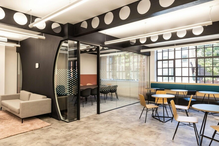 112-116 Old St, London to rent - Interior Photo - Image 3 of 17