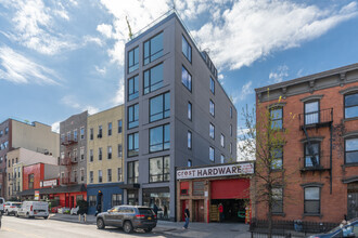 550 Metropolitan Ave, Brooklyn, NY for rent Primary Photo- Image 1 of 4