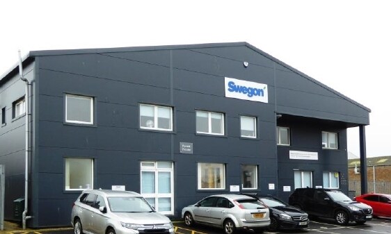 12 Queensway, New Milton for sale Building Photo- Image 1 of 1