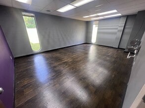 2500 W Broad St, Athens, GA to rent Interior Photo- Image 1 of 5