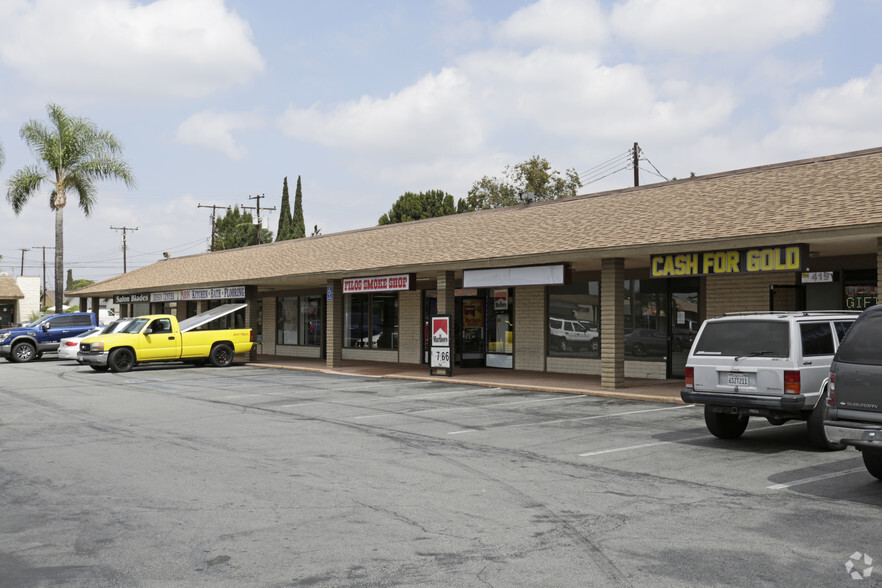 401-451 N Tustin St, Orange, CA for rent - Primary Photo - Image 2 of 7