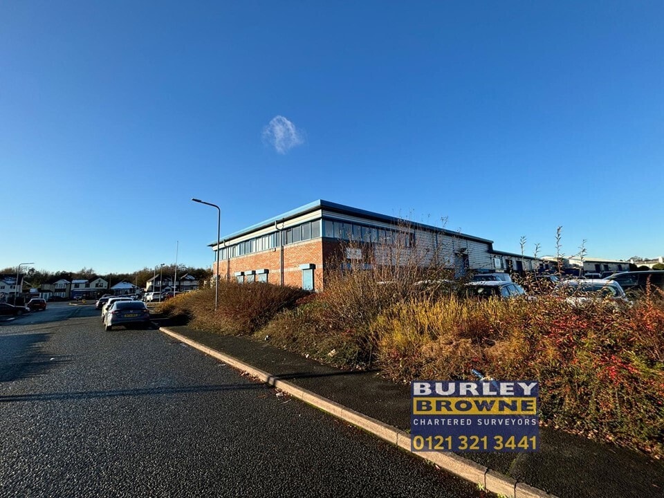 Brookfield Dr, Cannock to rent Building Photo- Image 1 of 15