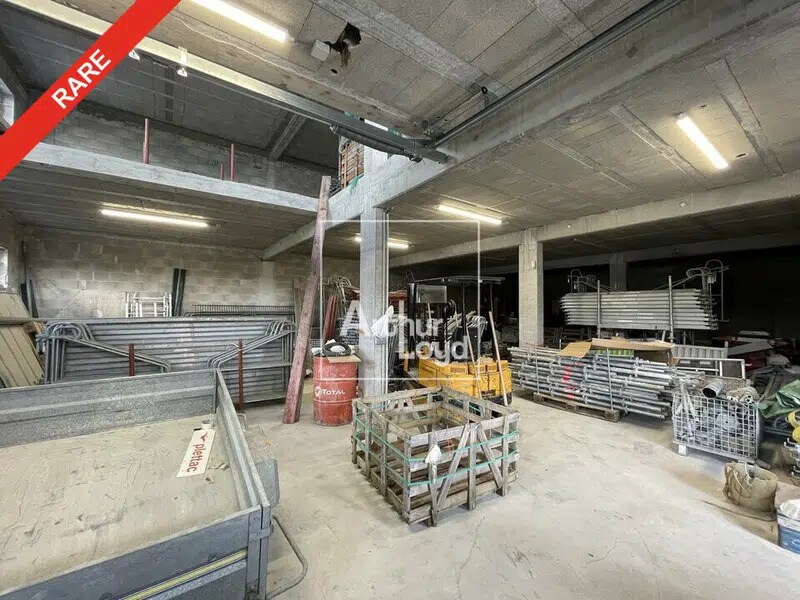 Light Industrial in Varennes-Jarcy for sale Building Photo- Image 1 of 5