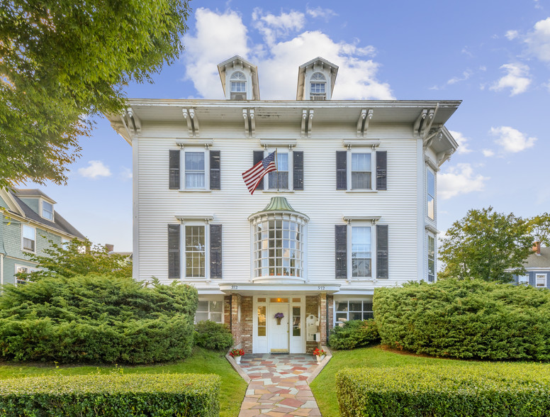 372 Broadway, Newport, RI for sale - Primary Photo - Image 1 of 1