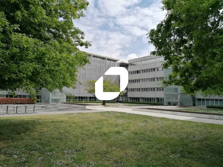 Office in Mérignac to rent - Building Photo - Image 2 of 13