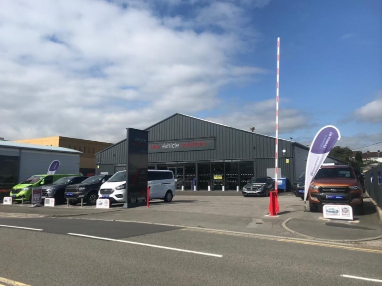 Tremains Rd, Bridgend to rent - Primary Photo - Image 3 of 6