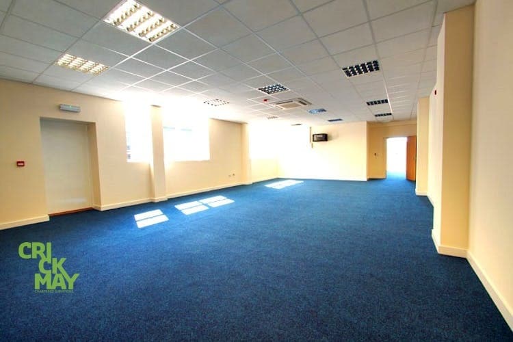 64a Victoria Rd, Burgess Hill to rent Interior Photo- Image 1 of 2