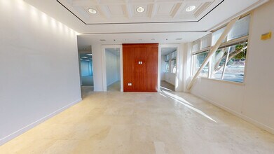 575 Redwood Hwy, Mill Valley, CA to rent Interior Photo- Image 1 of 8