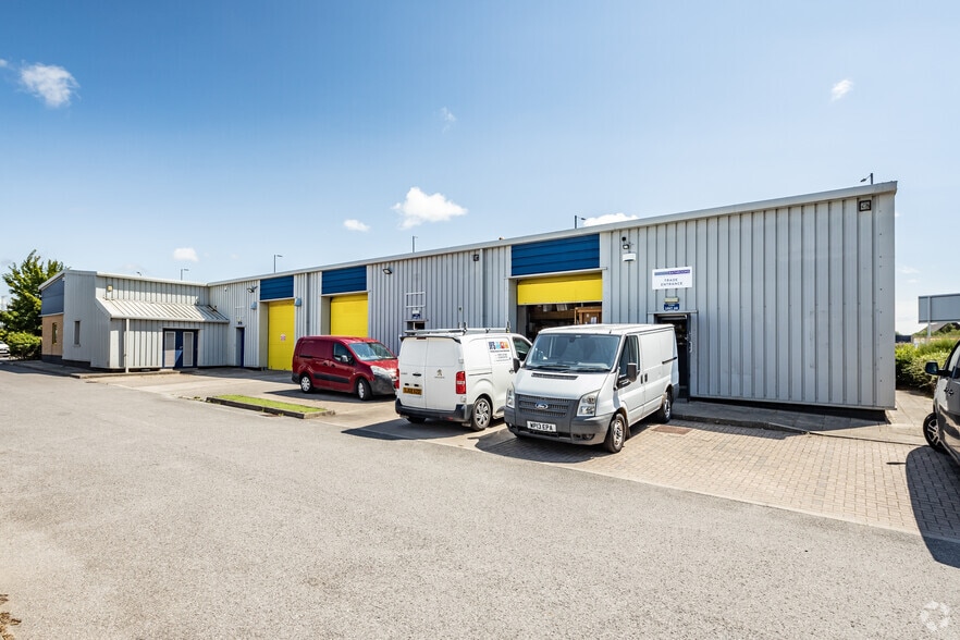 Welsh Rd, Deeside to rent - Primary Photo - Image 1 of 2