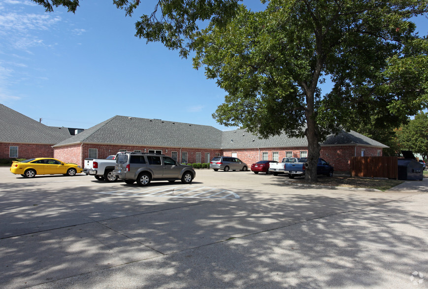 101-103 W McDermott Dr, Allen, TX for rent - Building Photo - Image 3 of 5