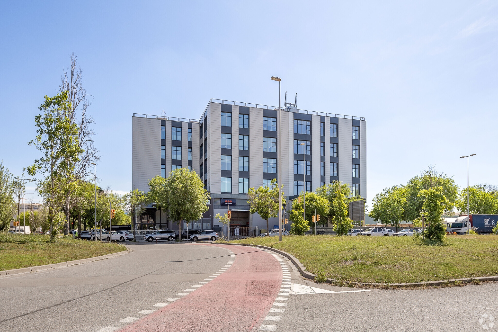 Office in L'Hospitalet de Llobregat, Barcelona to rent Primary Photo- Image 1 of 4