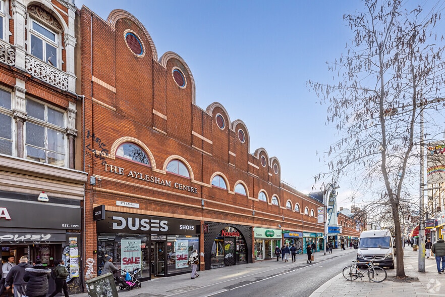 Rye Ln, London to rent - Building Photo - Image 1 of 5