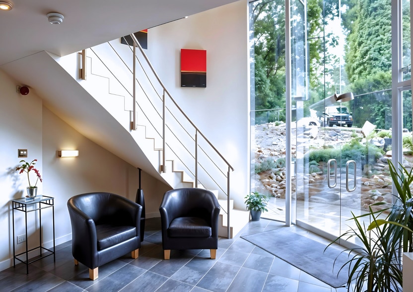 Main St, Leicester to rent - Building Photo - Image 2 of 15