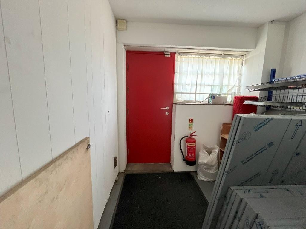 Boss Hall Rd, Ipswich to rent Interior Photo- Image 1 of 2