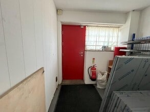 Boss Hall Rd, Ipswich to rent Interior Photo- Image 1 of 2