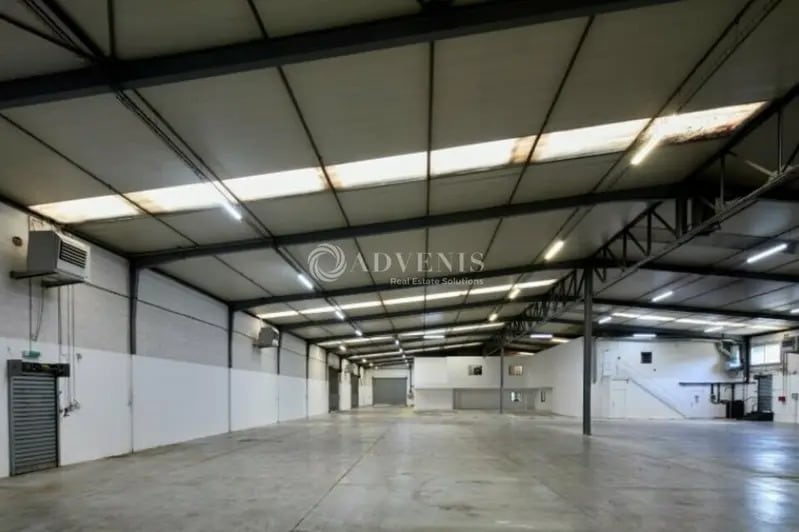 Light Industrial in Morangis for sale Interior Photo- Image 1 of 3