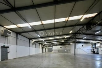 Light Industrial in Morangis for sale Interior Photo- Image 1 of 3