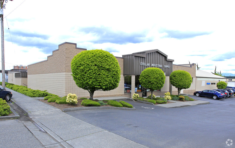 2201 Pacific Ave, Everett, WA for rent - Building Photo - Image 1 of 2