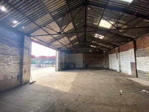 68 Pocket Nook St, St Helens to rent Building Photo- Image 2 of 3