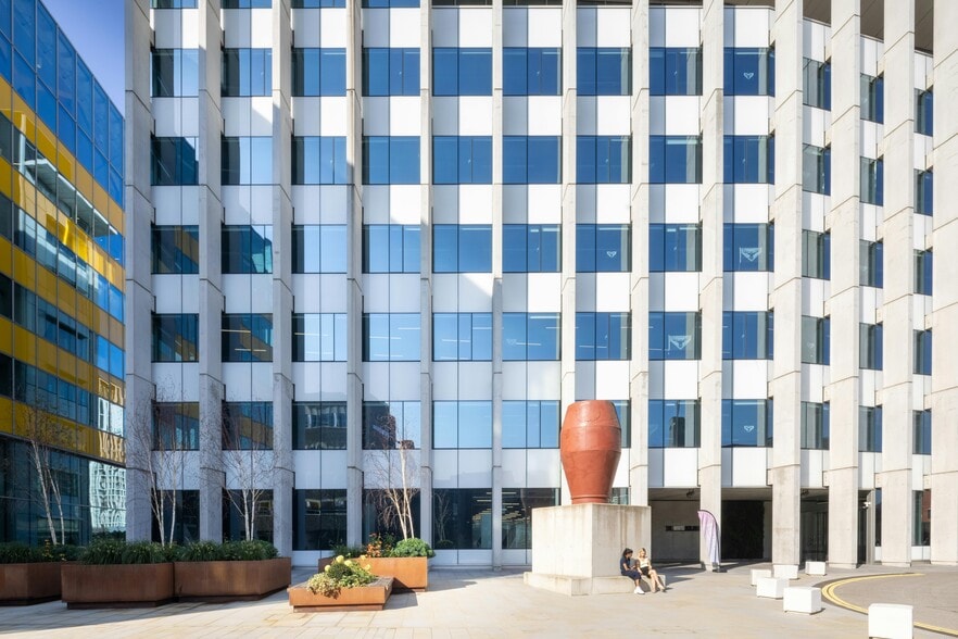 11 Evesham St, London to rent - Building Photo - Image 1 of 22