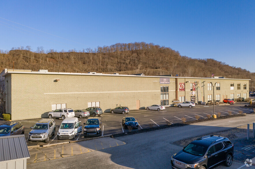 2585 Freeport Rd, Pittsburgh, PA for rent - Building Photo - Image 2 of 3