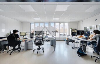 Light Industrial in Montreuil to rent Building Photo- Image 1 of 4