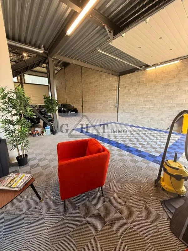 Vente Entrepôt 350 m² - Photo 1