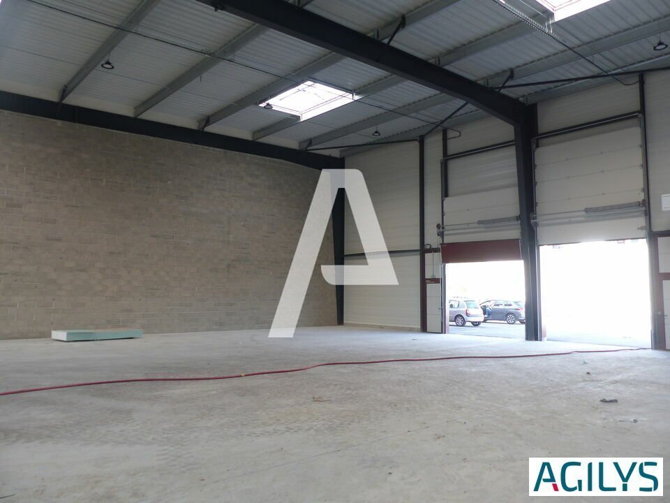 5 Boulevard Christian Jullien, Saint-Pierre-du-Perray to rent Building Photo- Image 1 of 7