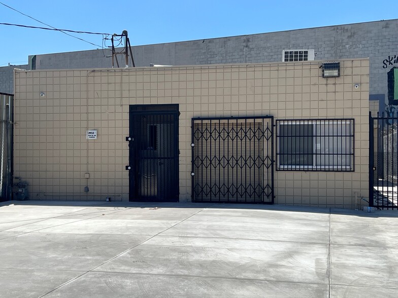 2158 E 11th St, Los Angeles, CA for sale - Building Photo - Image 1 of 1