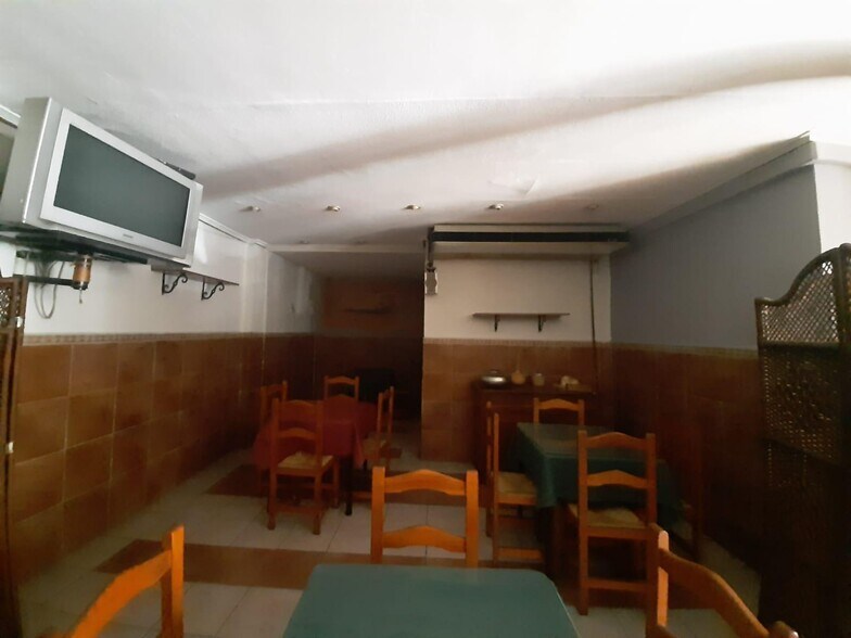 Retail in Cáceres, Cáceres for sale - Building Photo - Image 3 of 3