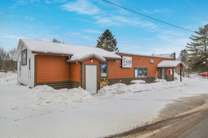 157 2nd Ave, Clear Lake, WI for sale - Building Photo - Image 1 of 1