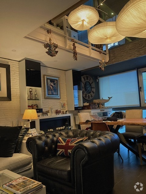 Madrid, MAD 28037 - - - Interior Photo - Image 2 of 5