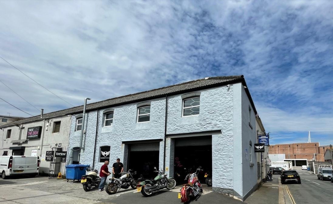 9 Commercial St, Plymouth to rent Primary Photo- Image 1 of 2