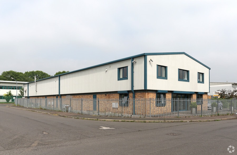 Adelphi Way, Chesterfield to rent - Building Photo - Image 2 of 8