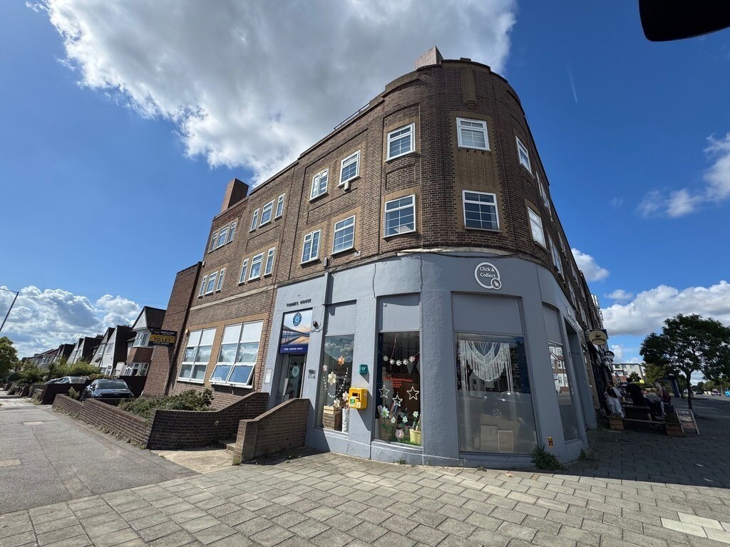 Thames House, 1528 London Rd, Leigh On Sea to rent Building Photo- Image 1 of 4