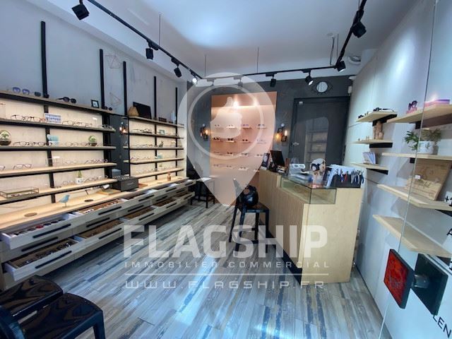 Retail in Vincennes to rent Interior Photo- Image 1 of 7