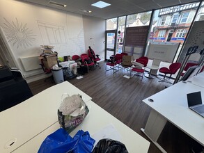 45 Gower Rd, Sketty to rent Interior Photo- Image 2 of 7