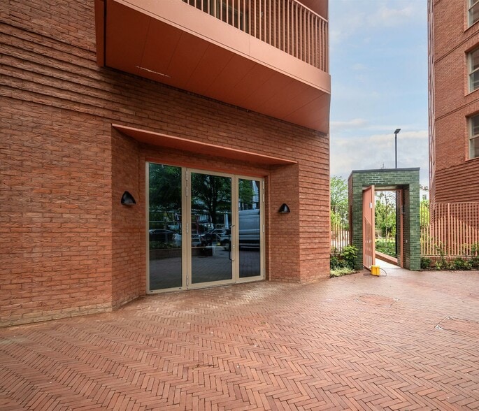 121 Abbey Rd, London to rent - Building Photo - Image 2 of 6