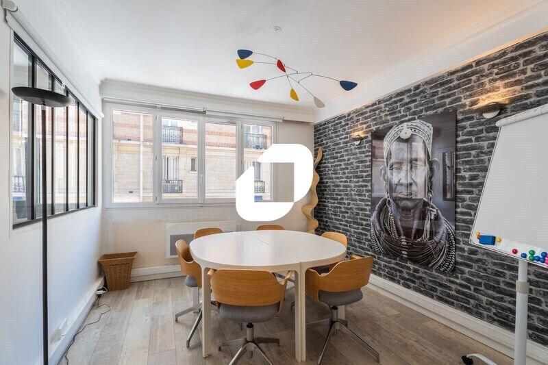 Office in Neuilly-sur-Seine to rent - Interior Photo - Image 2 of 16