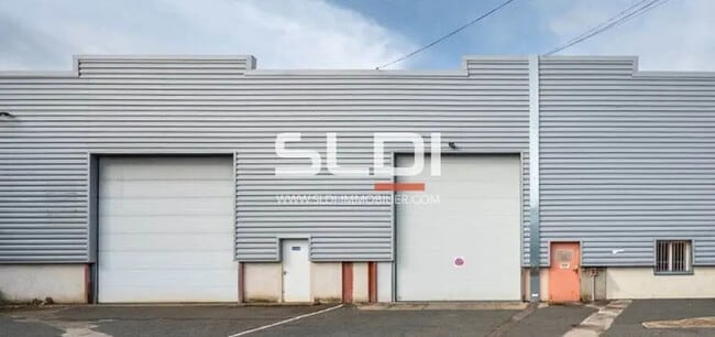 Location Local d'activités 637 m²