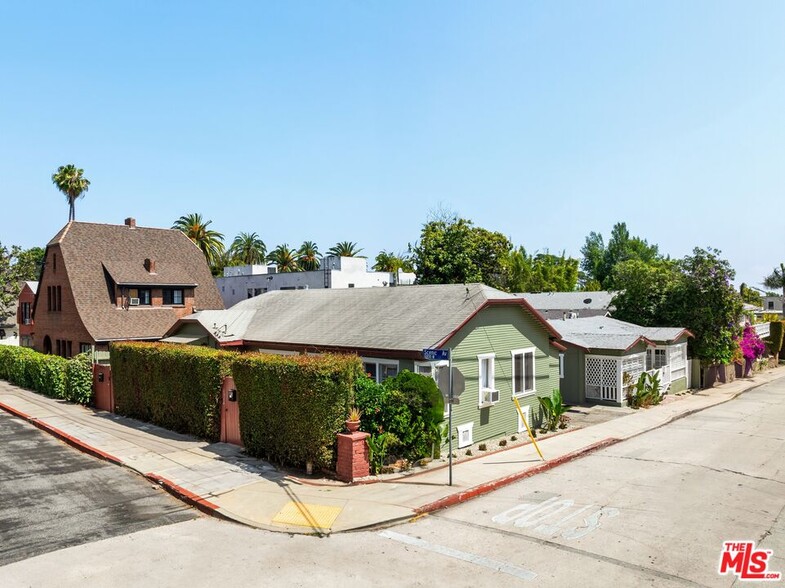 2140 N Gower St, Los Angeles, CA for sale - Primary Photo - Image 1 of 31