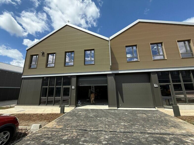 1 Rue René Dubos, Groslay to rent - Building Photo - Image 1 of 10