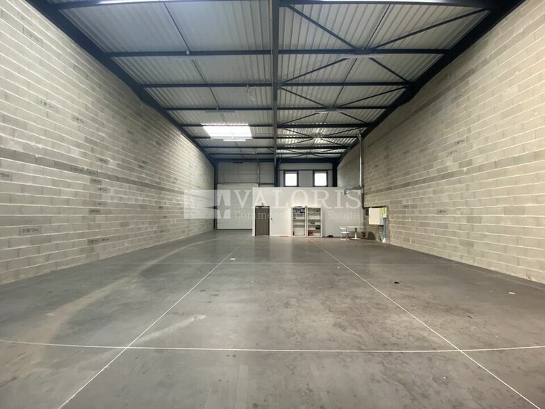 155 Route De Grenoble, Saint-Priest to rent - Building Photo - Image 2 of 7