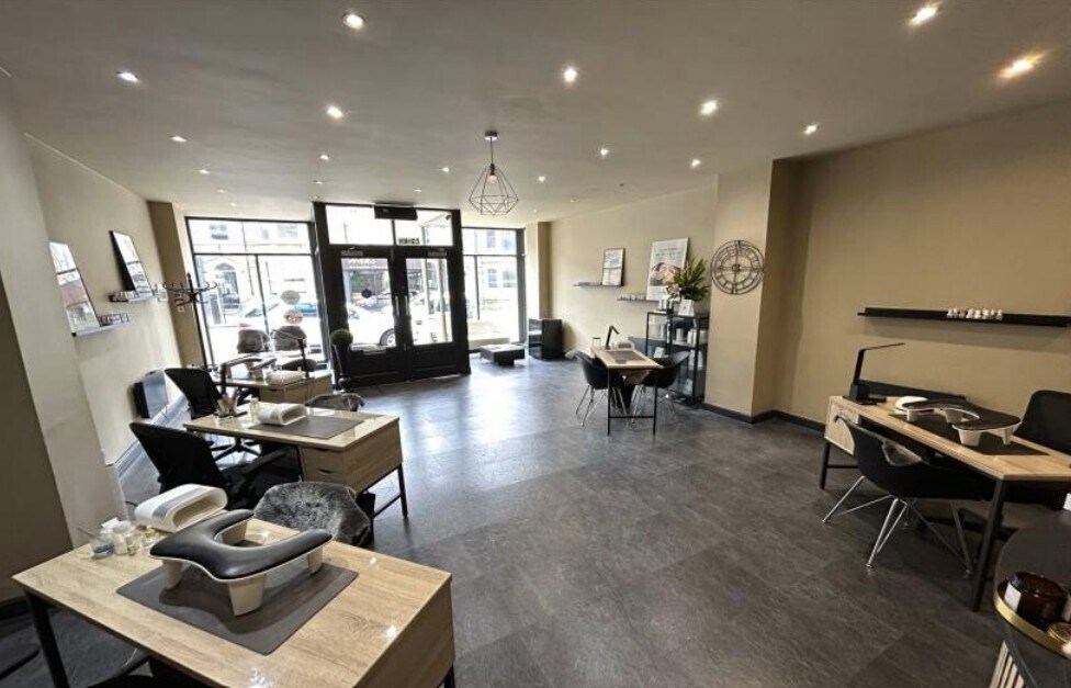 5 Station Para, Harrogate to rent Interior Photo- Image 1 of 8