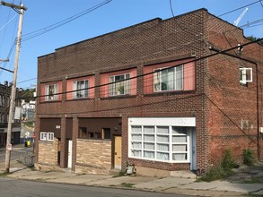 634 Hillsboro St, Pittsburgh, PA for sale Primary Photo- Image 1 of 1