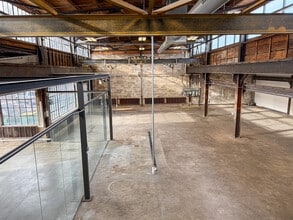 1618-1620 Central Ave NE, Minneapolis, MN to rent Interior Photo- Image 1 of 11