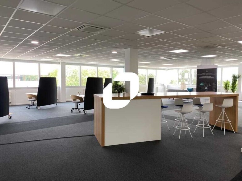 10 Avenue De L'Entreprise, Cergy to rent - Building Photo - Image 1 of 56