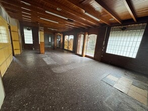 Retail in Cornellà de Llobregat, Barcelona to rent Interior Photo- Image 1 of 9