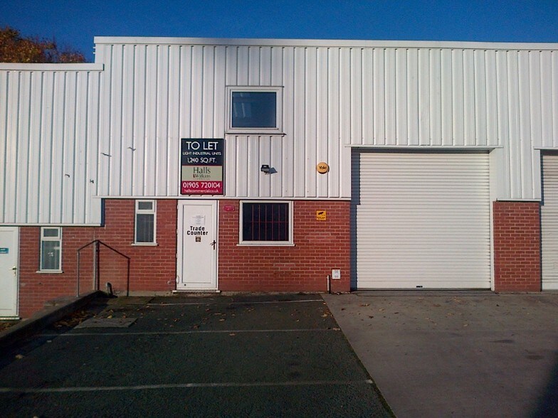 Northbrook Clos, Worcester to rent - Building Photo - Image 2 of 19