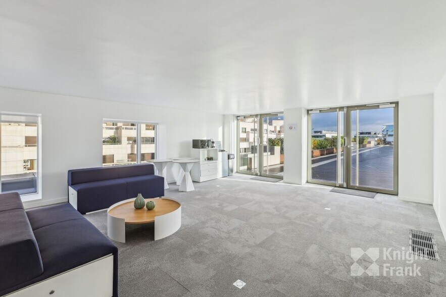 12 Avenue André Malraux, Levallois-Perret to rent - Interior Photo - Image 3 of 9